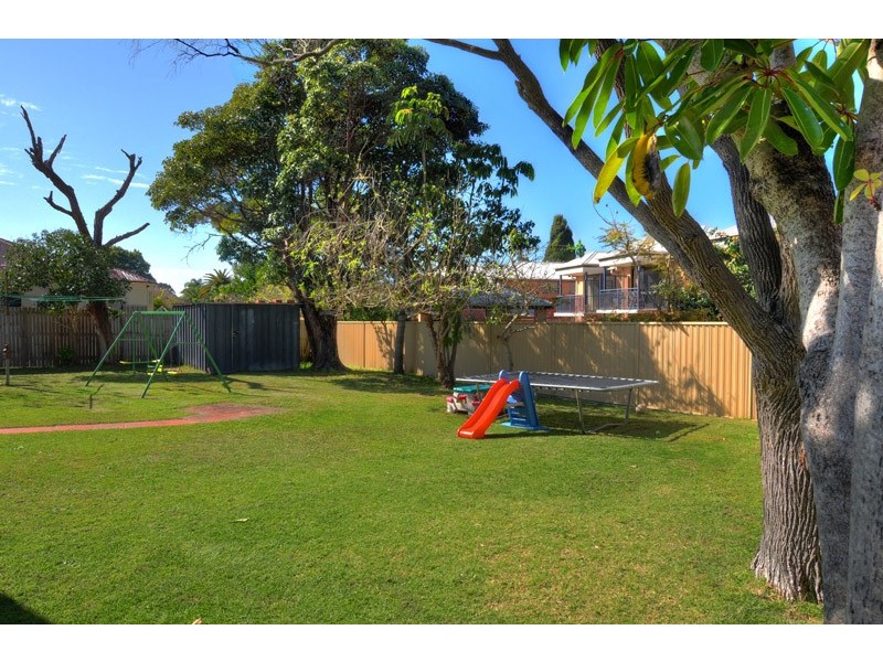 25 Alamein Avenue, Narraweena NSW 2099