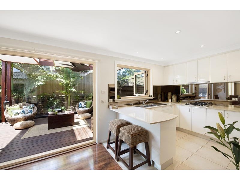 11 Lorikeet Grove, Warriewood NSW 2102