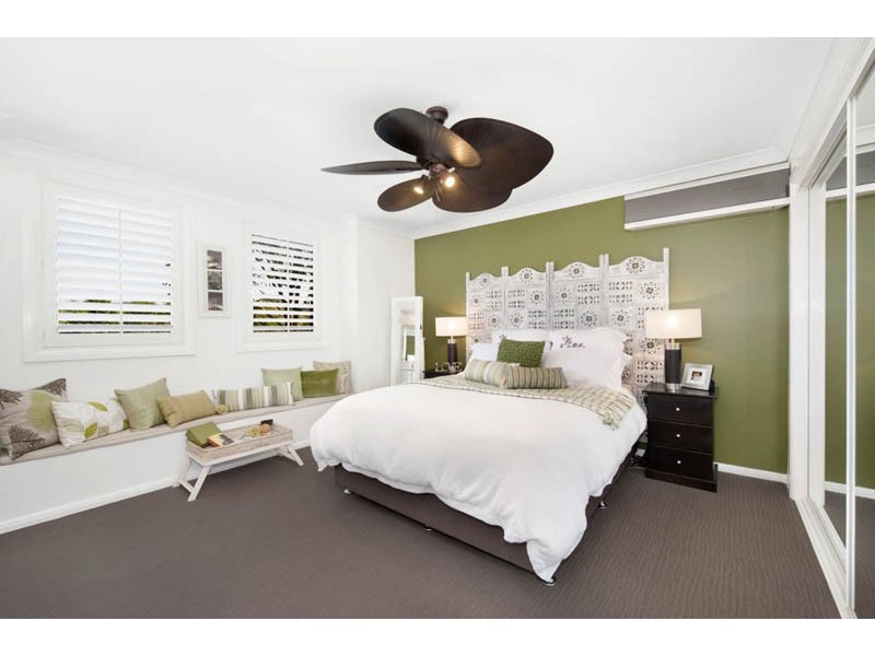 11 Lorikeet Grove, Warriewood NSW 2102