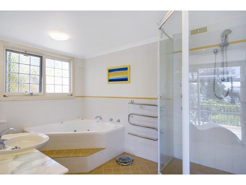 2 Fermoy Avenue, Bayview NSW 2104