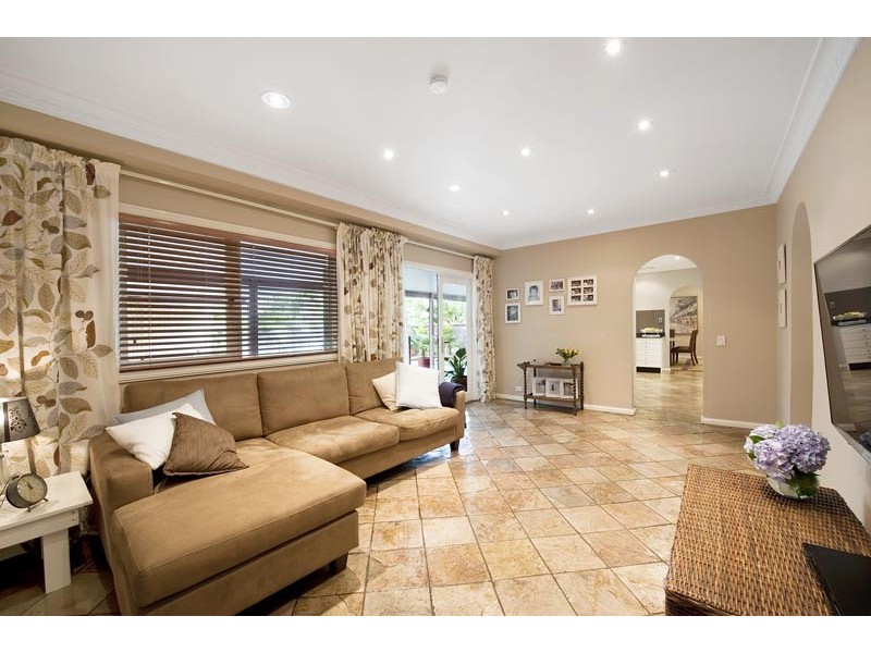 6 Lynette Place, Belrose NSW 2085