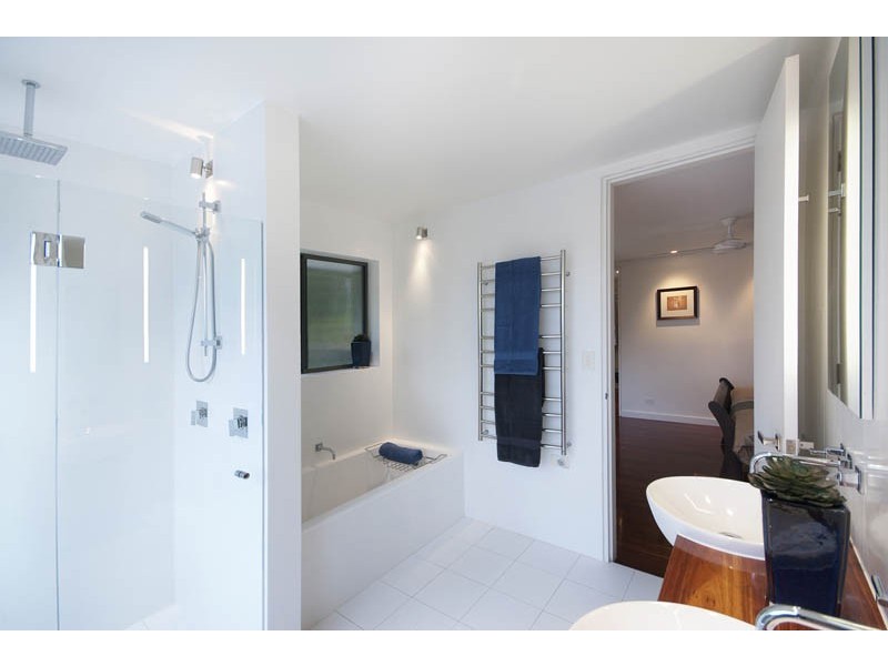 16 Loblay Crescent, Bilgola NSW 2107