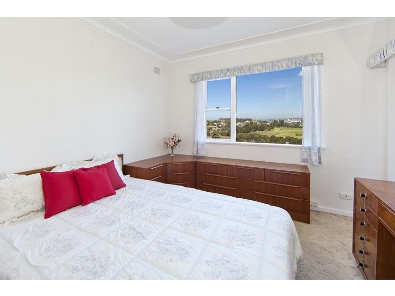25 Carpenter Crescent, Warriewood NSW 2102