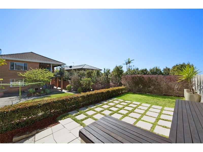 15 Greenwood Avenue, Narraweena NSW 2099
