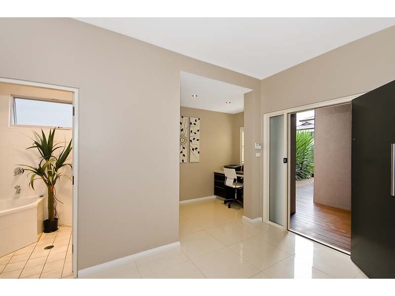 61 Headland Road, Curl Curl NSW 2096