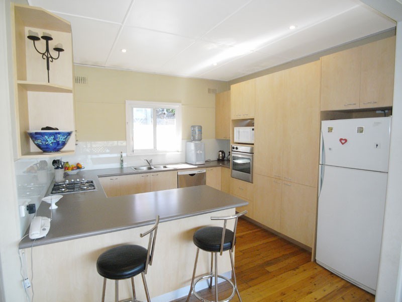 18 Nareen Parade, Narrabeen NSW 2101