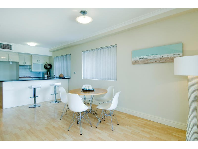 6/11-21  Waterloo Street, Narrabeen NSW 2101