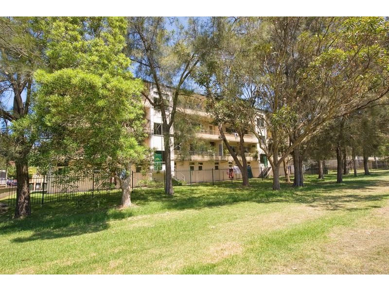 8/4  Gladstone Street, Newport NSW 2106
