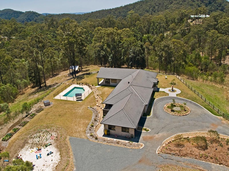 14 Larcombe Drive, Wongawallan QLD 4210