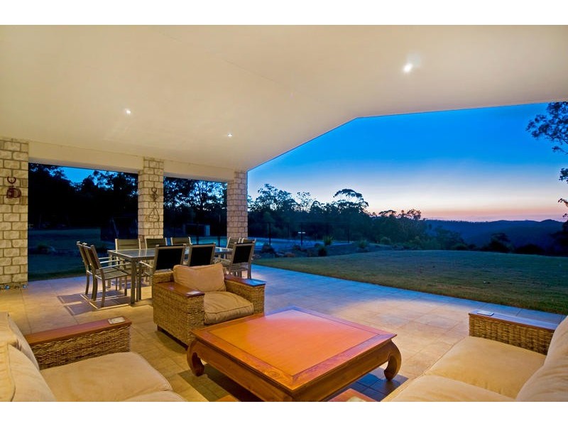 14 Larcombe Drive, Wongawallan QLD 4210