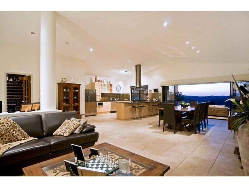 14 Larcombe Drive, Wongawallan QLD 4210