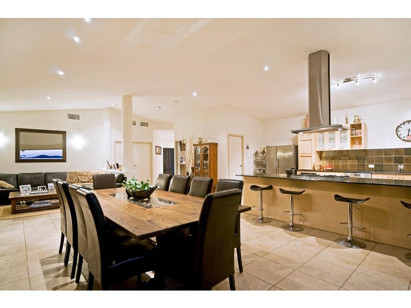 14 Larcombe Drive, Wongawallan QLD 4210