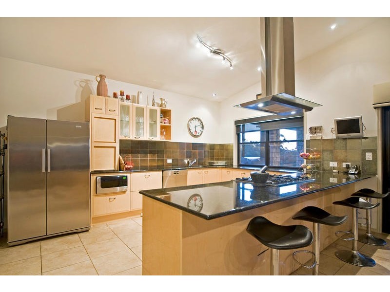 14 Larcombe Drive, Wongawallan QLD 4210