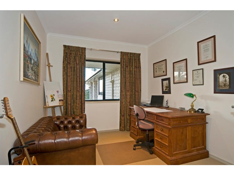 14 Larcombe Drive, Wongawallan QLD 4210