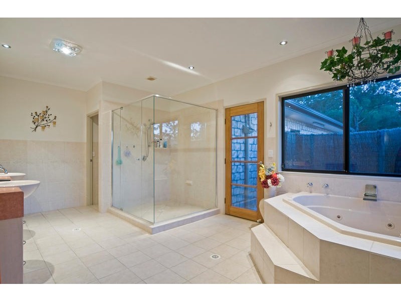 14 Larcombe Drive, Wongawallan QLD 4210