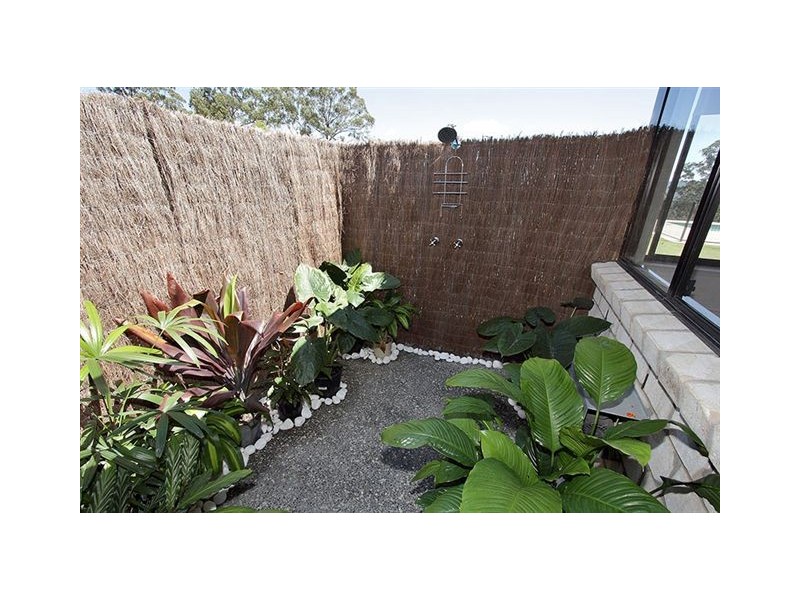 14 Larcombe Drive, Wongawallan QLD 4210