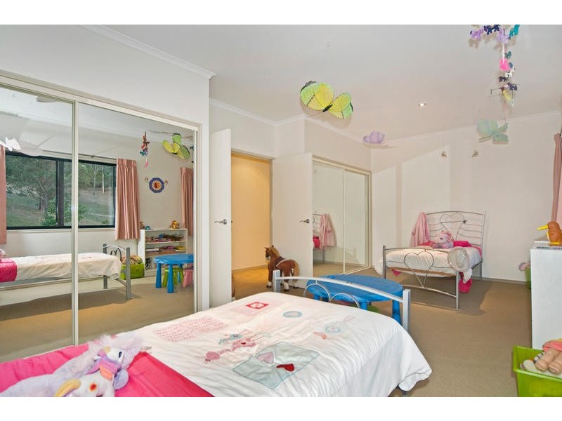 14 Larcombe Drive, Wongawallan QLD 4210