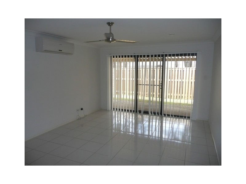 2/7 Amaray Drive, Upper Coomera QLD 4209