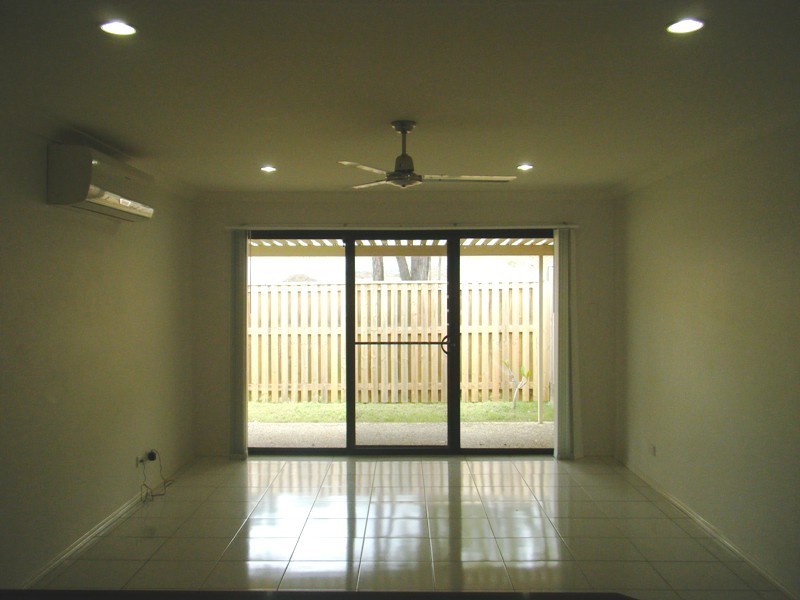 2/7 Amaray Drive, Upper Coomera QLD 4209