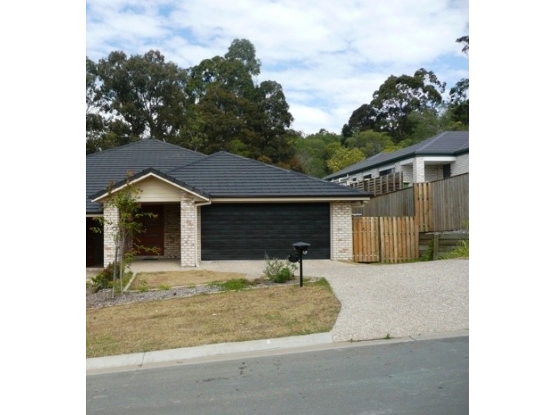 2/7 Amaray Drive, Upper Coomera QLD 4209