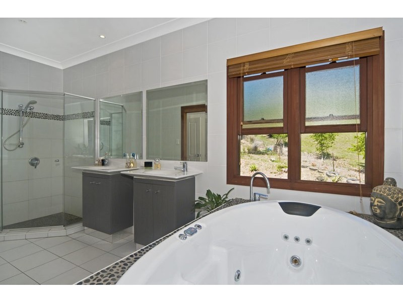 15 Polo Close, Wongawallan QLD 4210