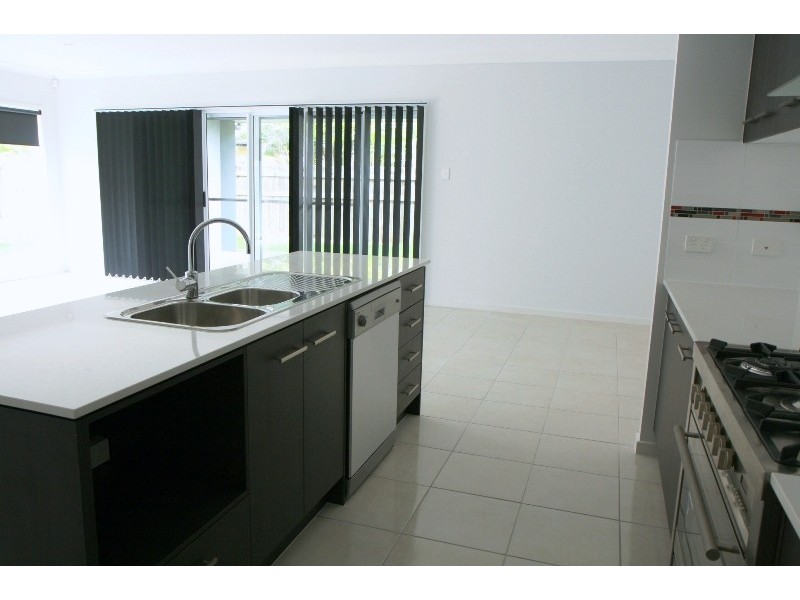 Hope Island QLD 4212