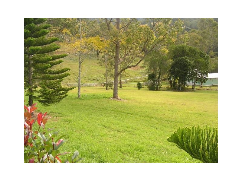 2 Ironbark Crt, Wongawallan QLD 4210