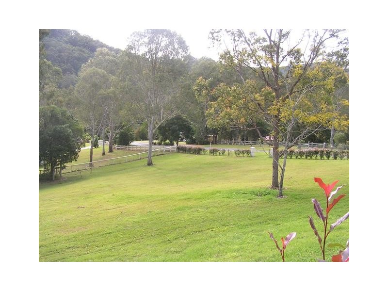 2 Ironbark Crt, Wongawallan QLD 4210