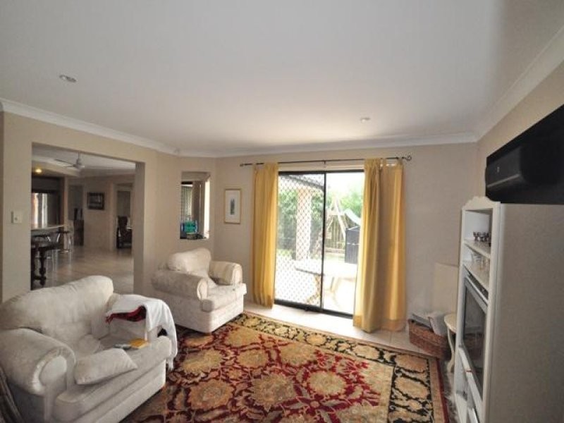 72 Regatta Avenue, Oxenford QLD 4210