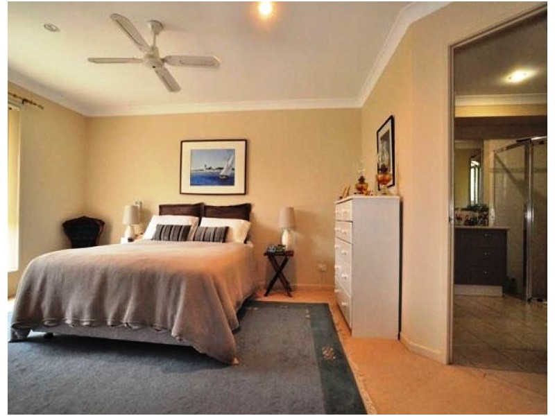 72 Regatta Avenue, Oxenford QLD 4210