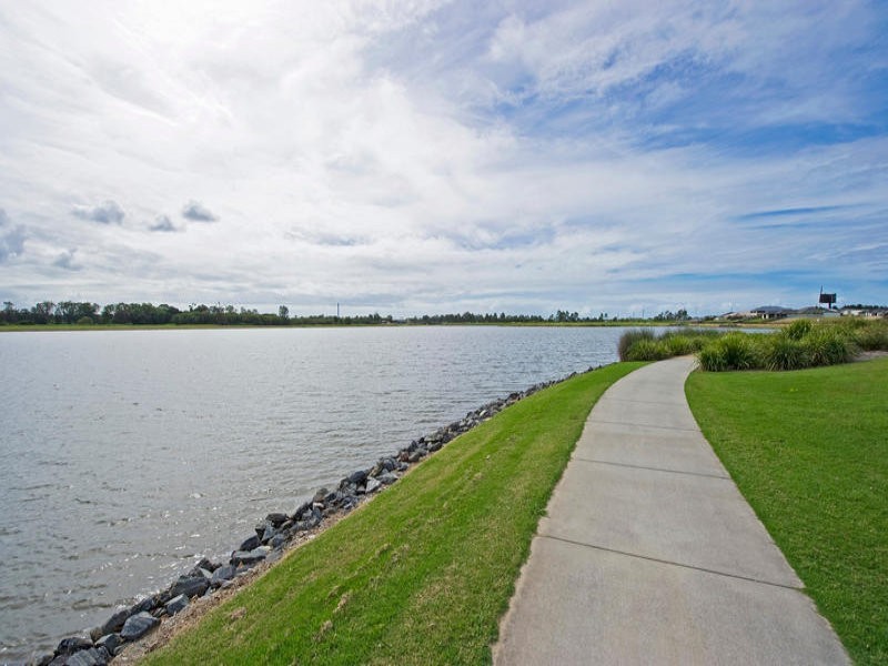 72 Regatta Avenue, Oxenford QLD 4210