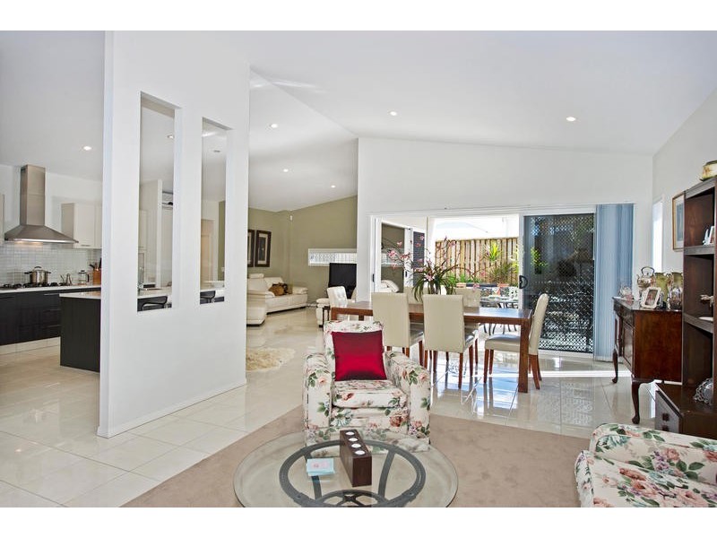 6 Cherry Crt, Coomera QLD 4209