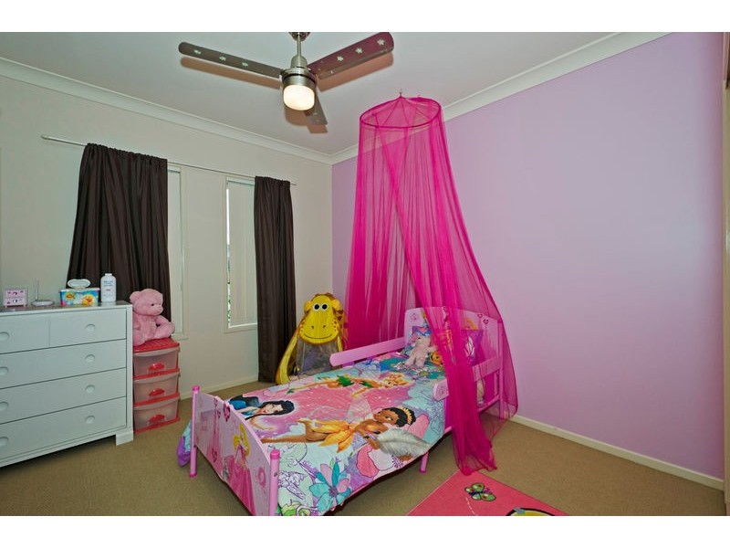 14 Sheffield Cct, Pacific Pines QLD 4211