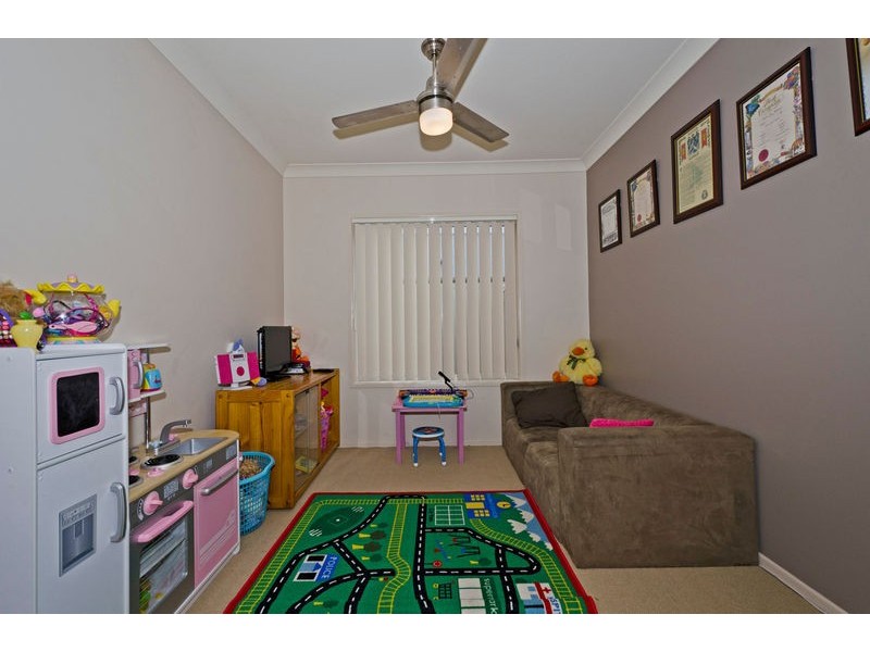 14 Sheffield Cct, Pacific Pines QLD 4211