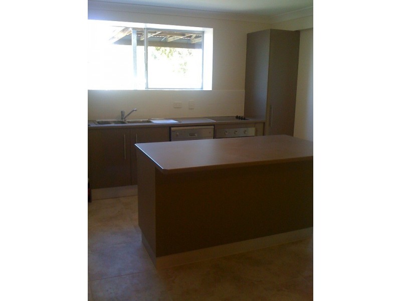 1 & 4/93 Eildon Road, Windsor QLD 4030