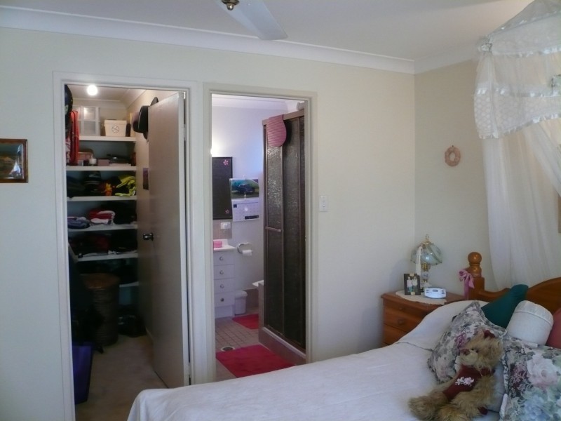 Rothwell QLD 4022
