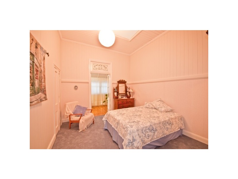 54 Sydney Street, Clayfield QLD 4011