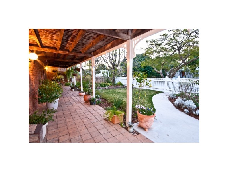 54 Sydney Street, Clayfield QLD 4011