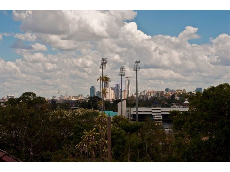 11 Queens Road, Hamilton QLD 4007