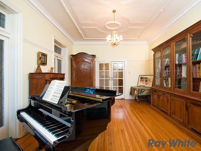 2 Rode Road, Wavell Heights QLD 4012