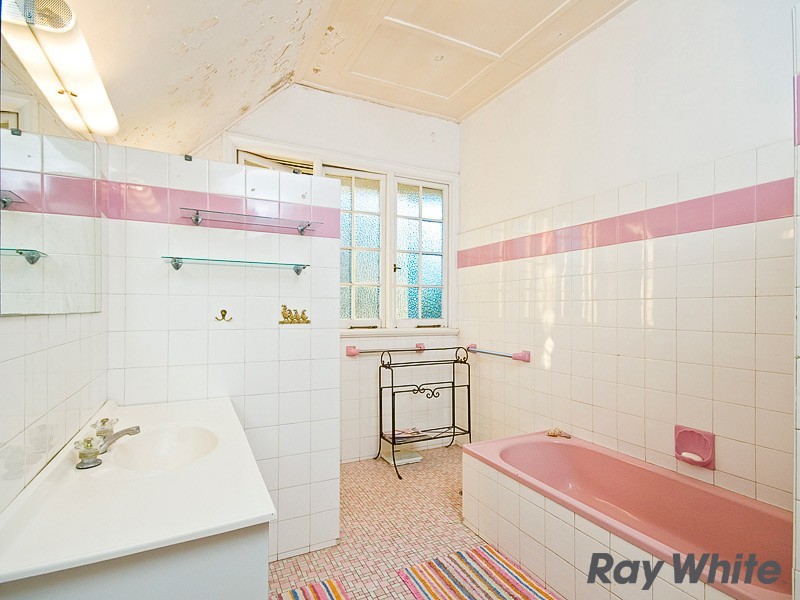 2 Rode Road, Wavell Heights QLD 4012