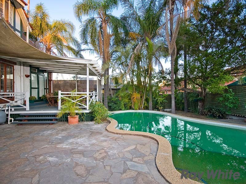 2 Rode Road, Wavell Heights QLD 4012