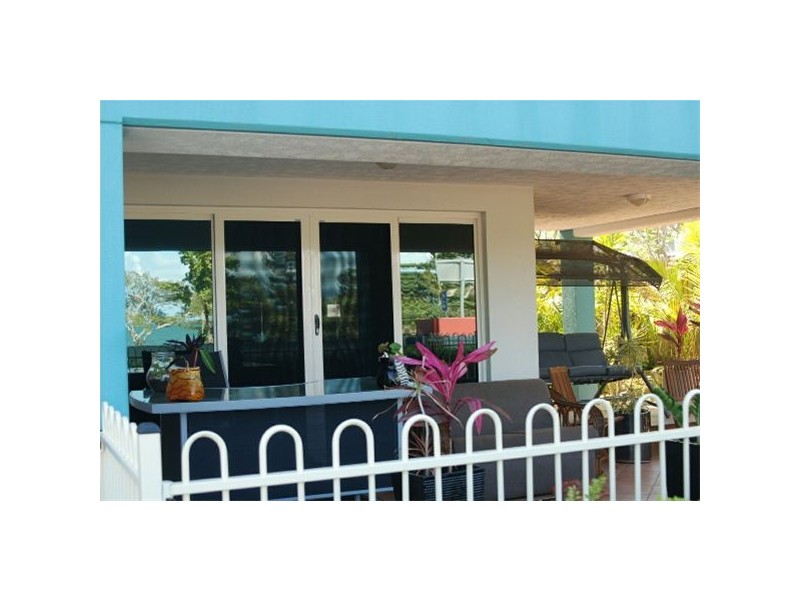 Level 1 55 Landsborough Ave, Scarborough QLD 4020