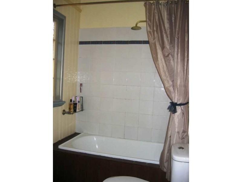 75 Lanham Avenue, Grange QLD 4051