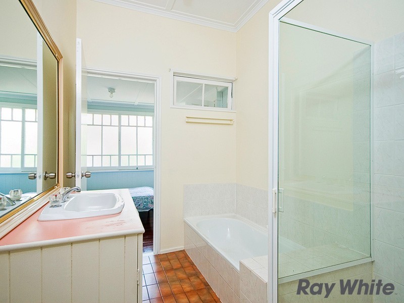 72 Pine Mountain Road, North Ipswich QLD 4305