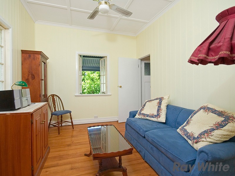 72 Pine Mountain Road, North Ipswich QLD 4305