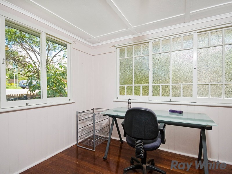 72 Pine Mountain Road, North Ipswich QLD 4305