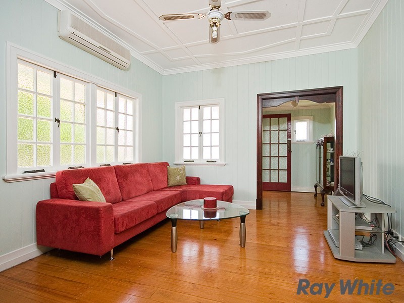 72 Pine Mountain Road, North Ipswich QLD 4305