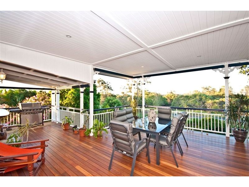 127 O’Quinn Street, Nudgee Beach QLD 4014