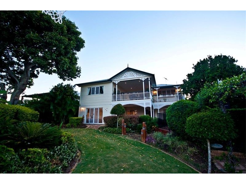 127 O’Quinn Street, Nudgee Beach QLD 4014